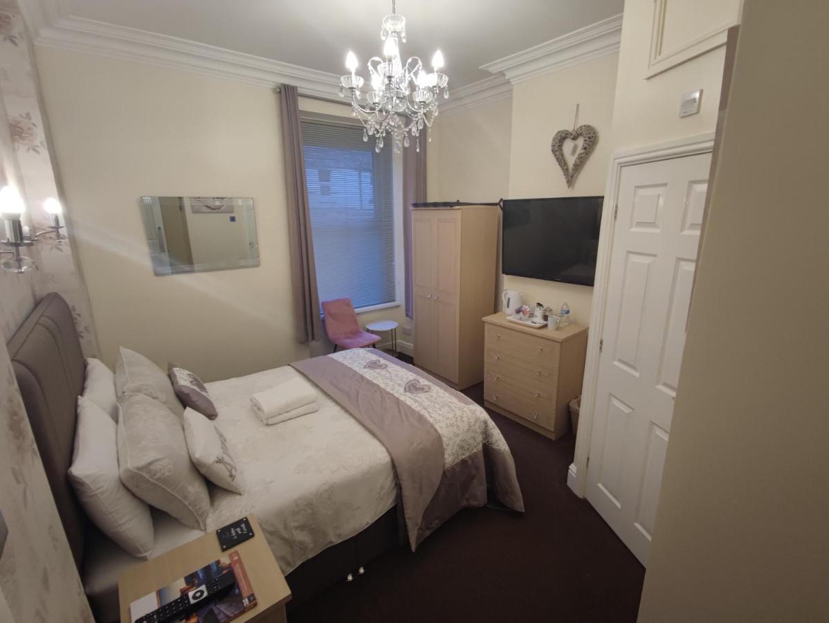 The Rosedene Hotell Llandudno Exteriör bild