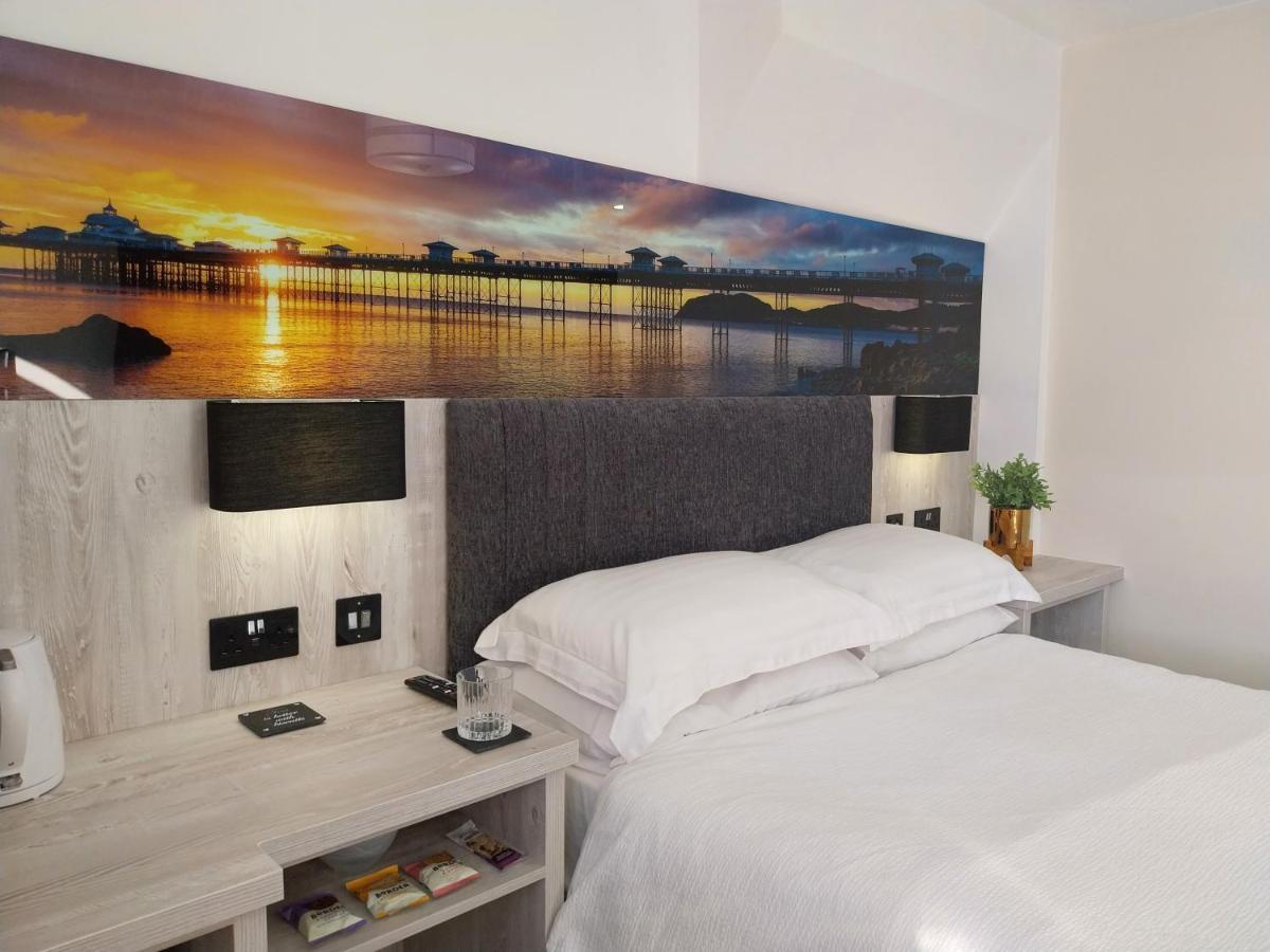 The Rosedene Hotell Llandudno Exteriör bild