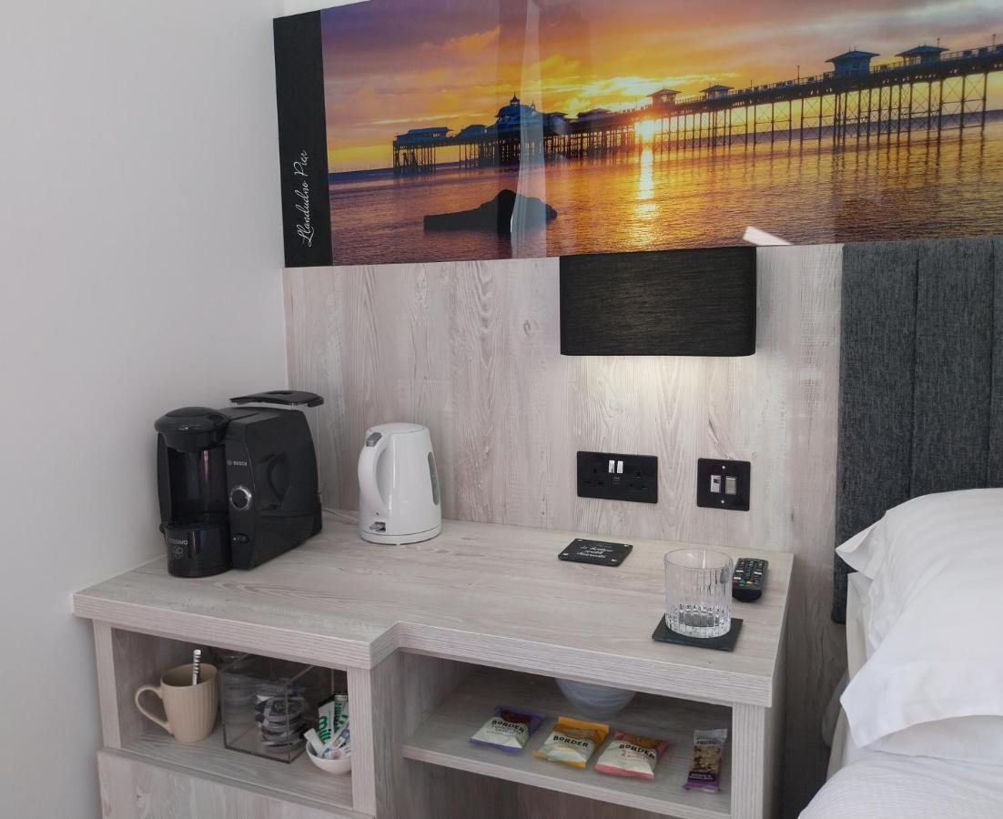 The Rosedene Hotell Llandudno Exteriör bild