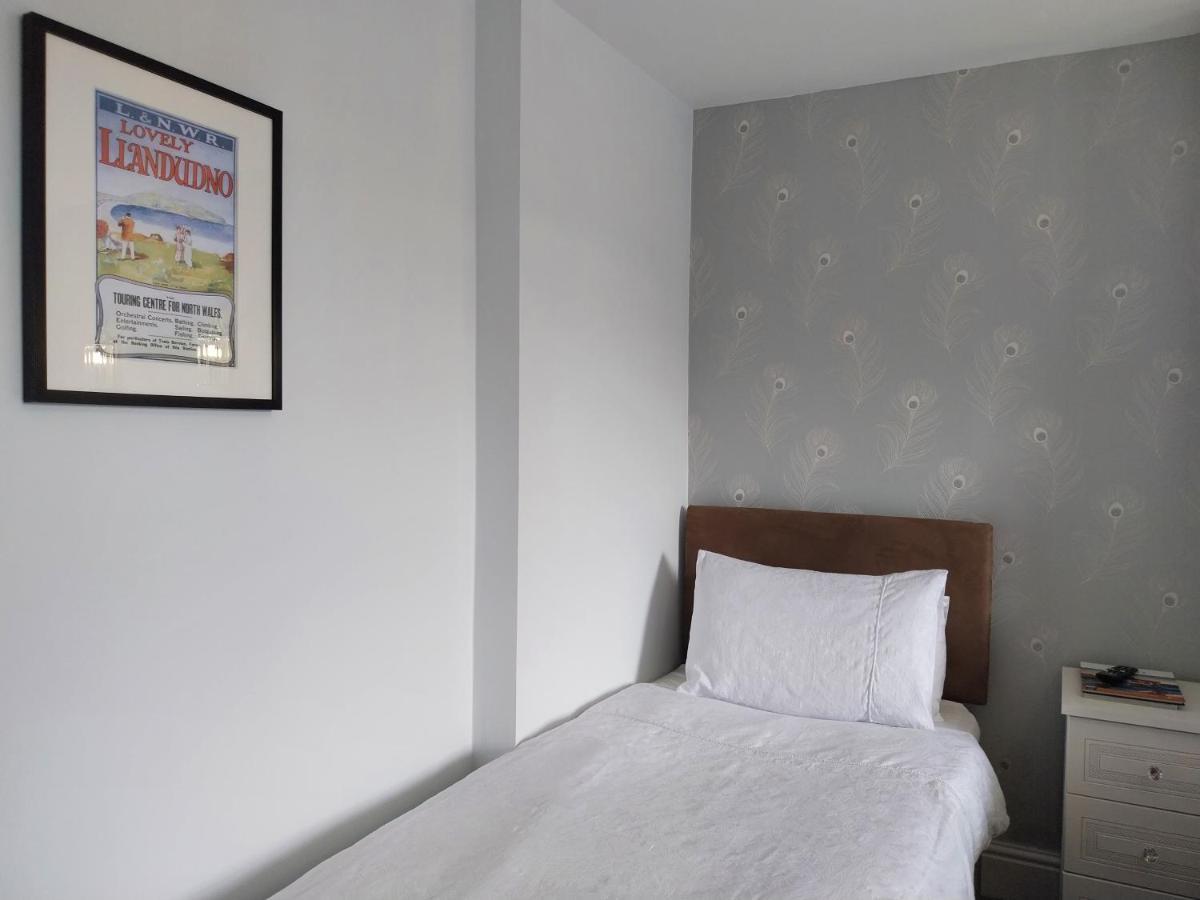 The Rosedene Hotell Llandudno Exteriör bild