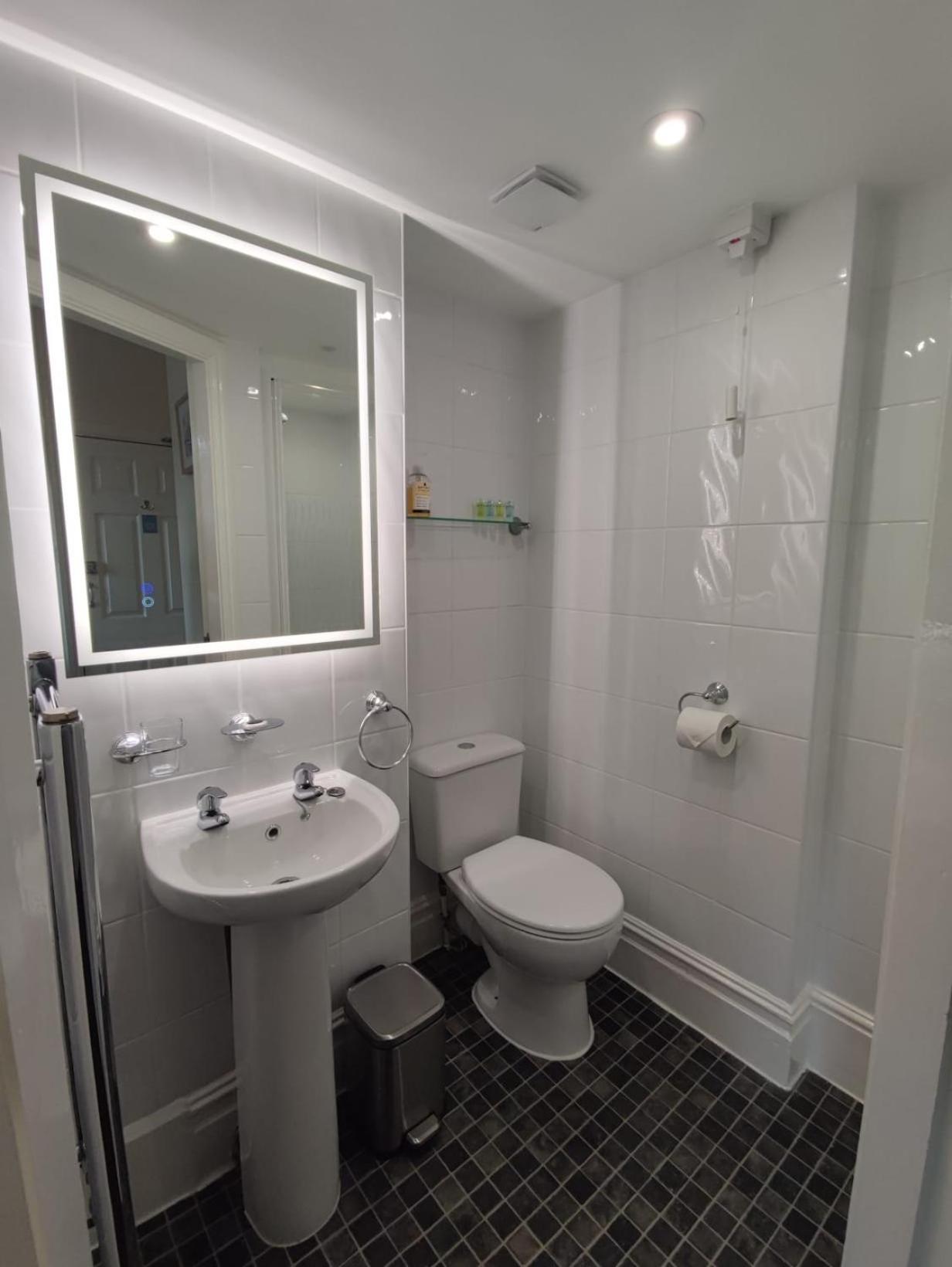 The Rosedene Hotell Llandudno Exteriör bild